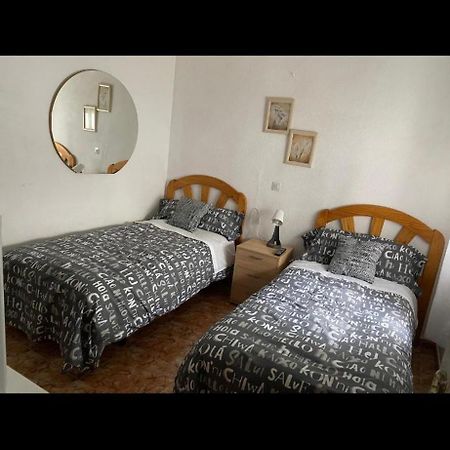 Pension Conchita II Madrid Bagian luar foto